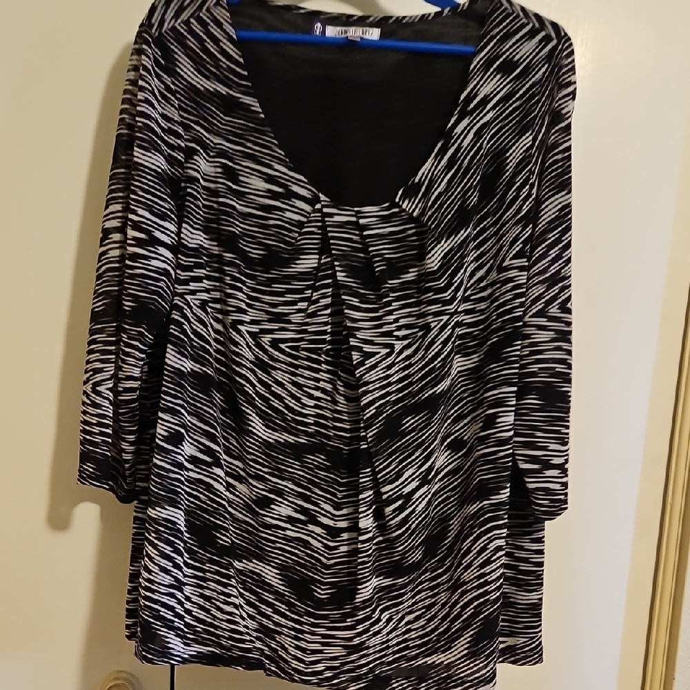 Jennifer Lopez Black and White Patterned Blouse